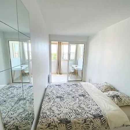 Spacieux 65m2, Avec Piscine Et Parking Apartment Frejus